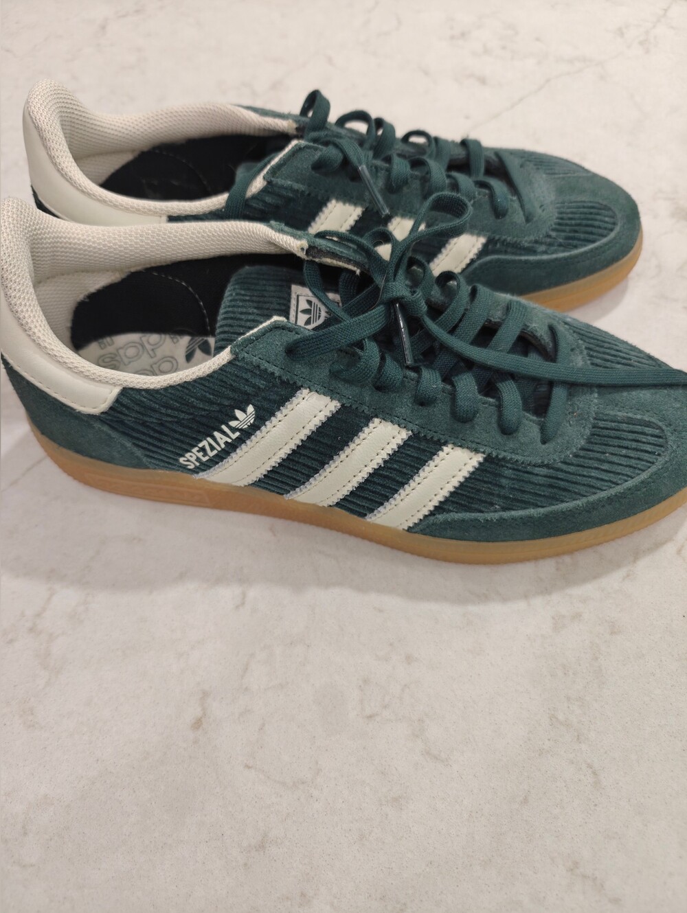 ADIDAS Size 7 - Picture 1 of 4